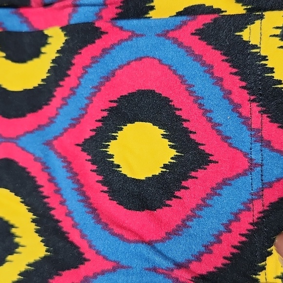 LULAROE LLR OS Patterned Buttery Soft Legging One Size - Picture 1 of 1